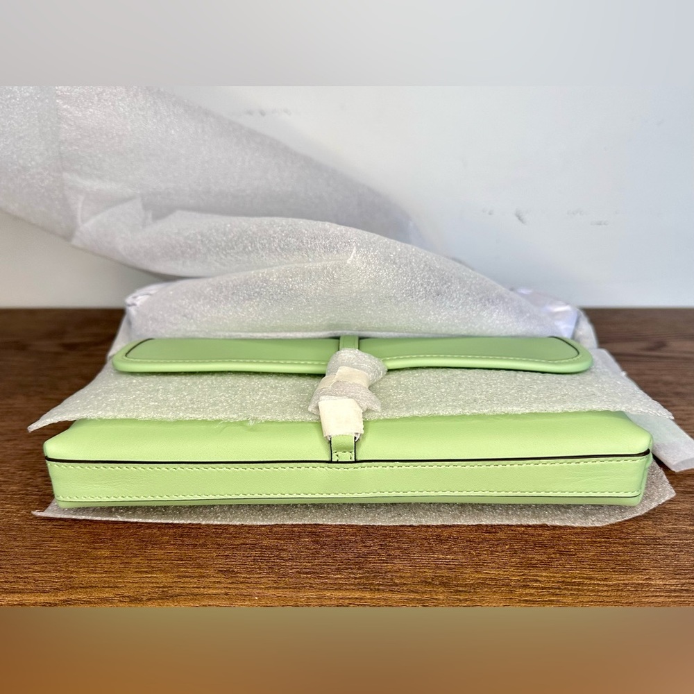 New Coach Hamptons Shoulder Bag in Pale Pistachio - Picture 7 of 12